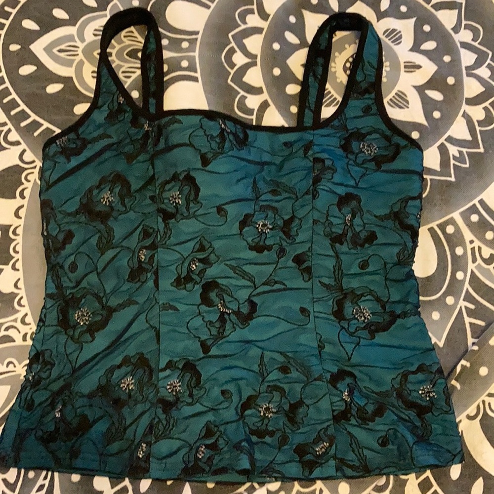 Pretty ‘corset look’ top